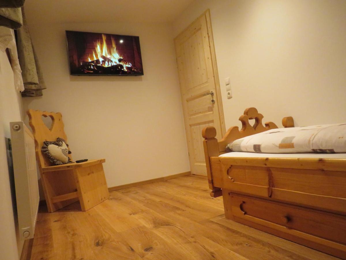 Haus Hubertus - Gaestehaus Sahler Partenen Luaran gambar