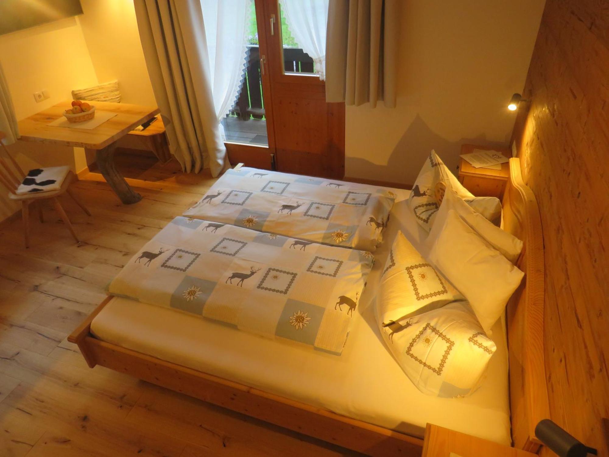 Haus Hubertus - Gaestehaus Sahler Partenen Luaran gambar